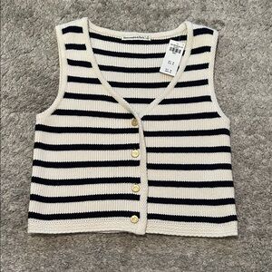 Abercrombie & Fitch Black and White Striped Knit Vest